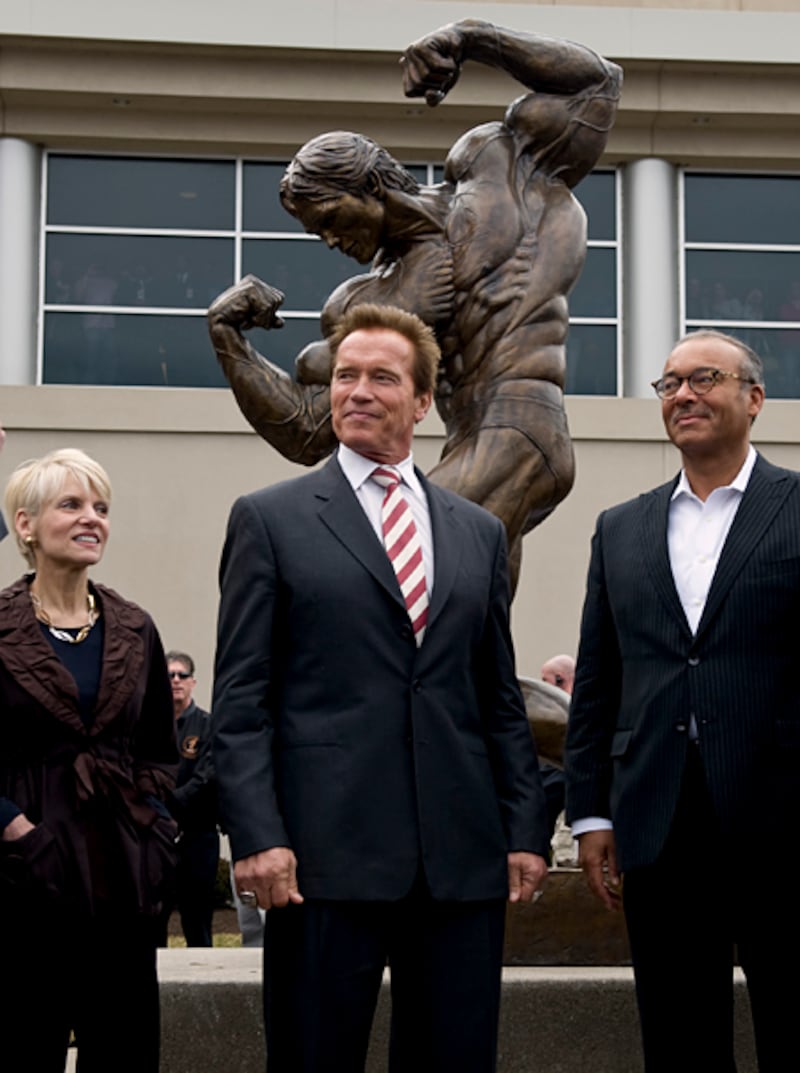 galleries/2012/03/05/arnold-schwarzenegger-henry-winkler-and-more-stars-with-statues-photos/celebrity-statues-arnold-schwarzenegger_gqx4c9