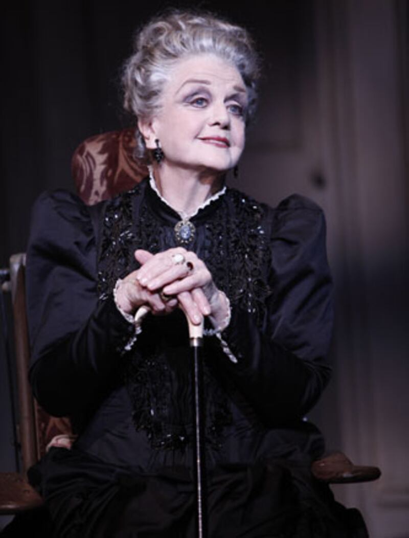 galleries/2010/05/04/tony-award-nominees/tony-nominees---a-little-night-music-lansbury_ifjszw