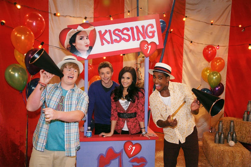 Doug Brochu, Sterling Knight, Demi Lovato, and Brandon Mychal Smith in Sonny With a Chance