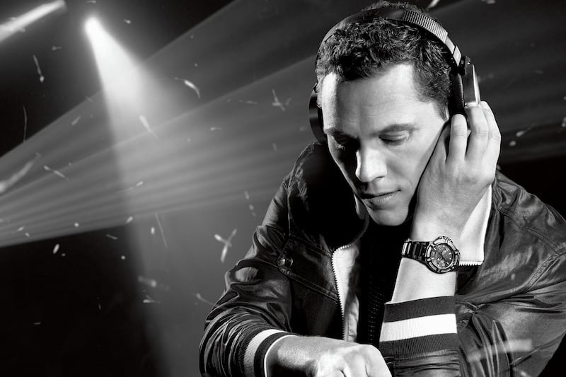 articles/2012/11/27/tiesto-picks-his-eight-favorite-songs-to-mark-world-aids-day/tiesto-favorite-songs-munoz-tease_cwnjl4