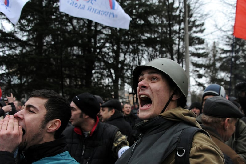 galleries/2014/02/28/crimea-in-chaos-and-crisis/140227-crimea-protest6_pwnb8q