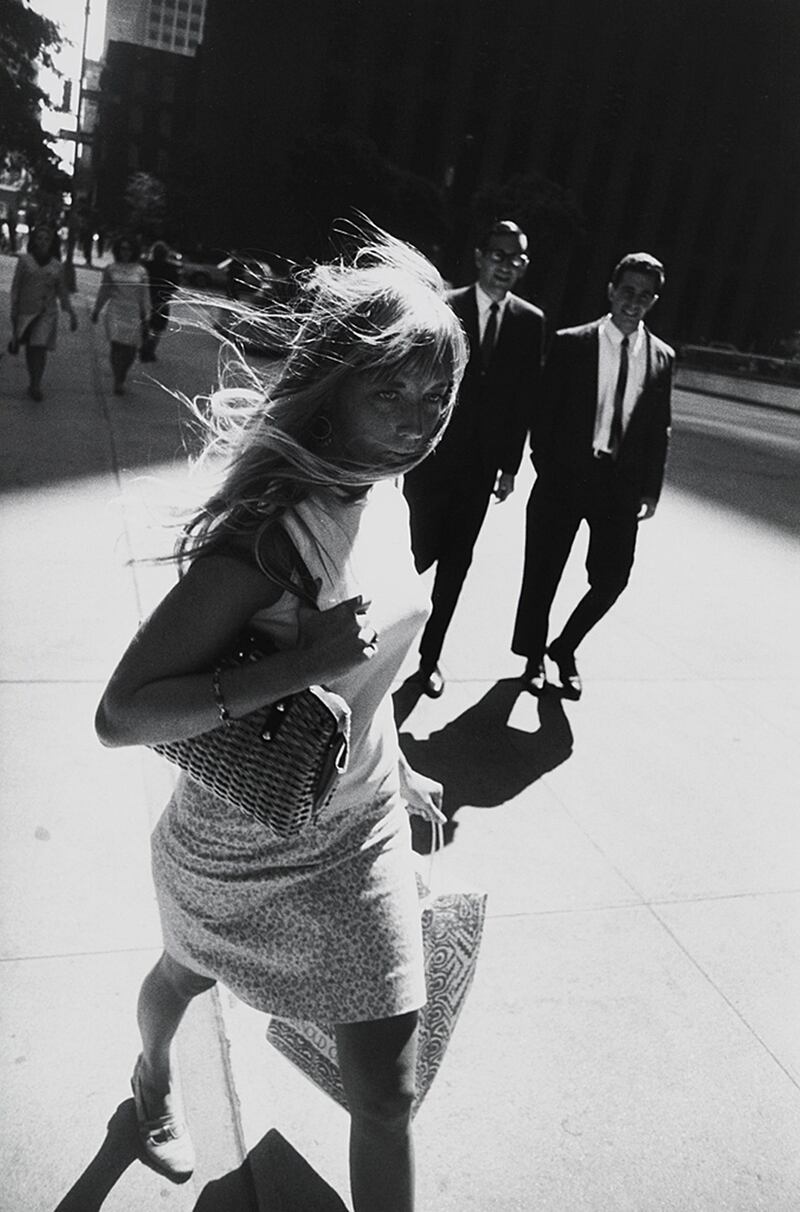 galleries/2014/06/27/garry-winogrand-retrospective-at-the-met-photos/garry-winogrand-ny-1965_sfgt2c