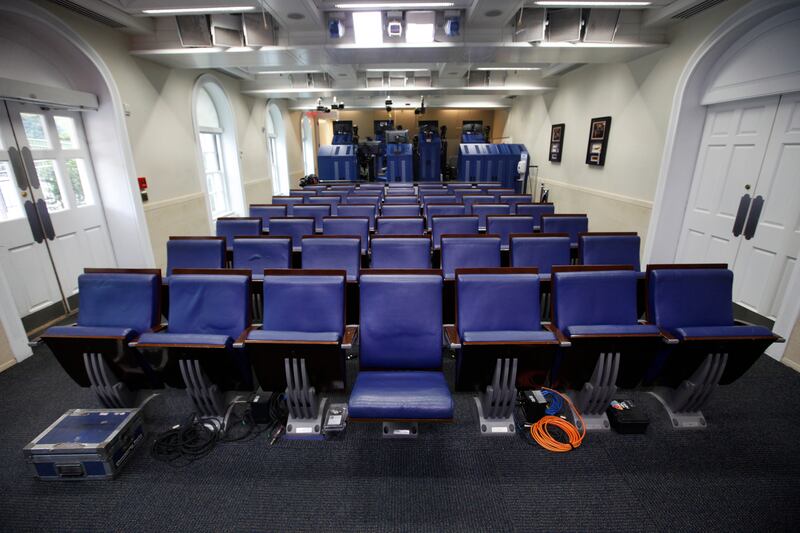 galleries/2013/07/21/a-life-inside-the-white-house-remembering-veteran-journalist-helen-thomas-photos/130720-helen-thomas-15_t8qduq