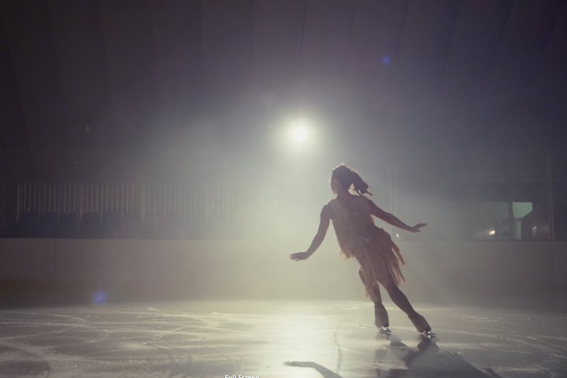 articles/2013/04/15/figure-skater-sasha-cohen-takes-the-ice/130415-sasha-cohen-tease_fbd5d5