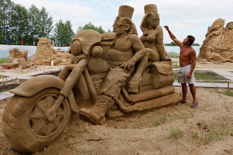 galleries/2011/07/16/most-amazing-sand-castle-photos/bike-most-amazing-sand-castles-photos_hk120o