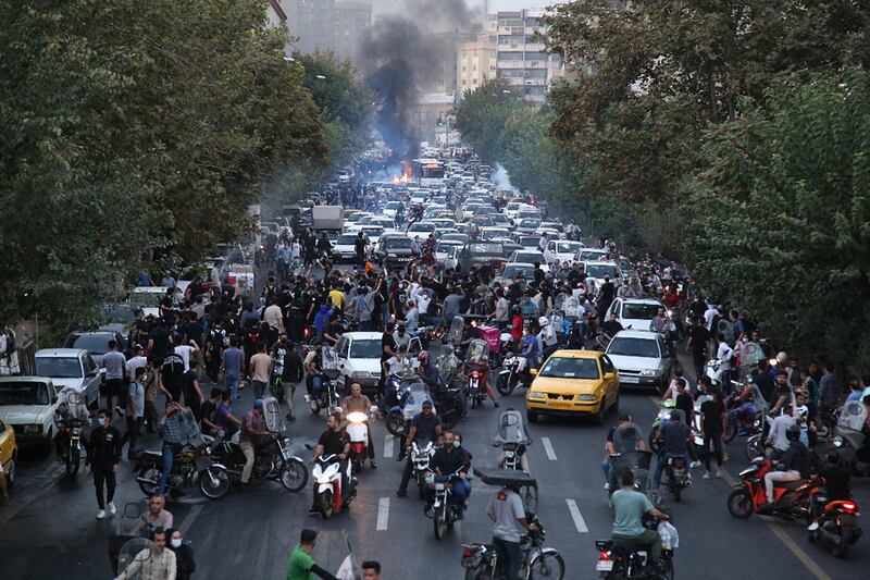 220926-iran-women-protest-embed-04_nwerql