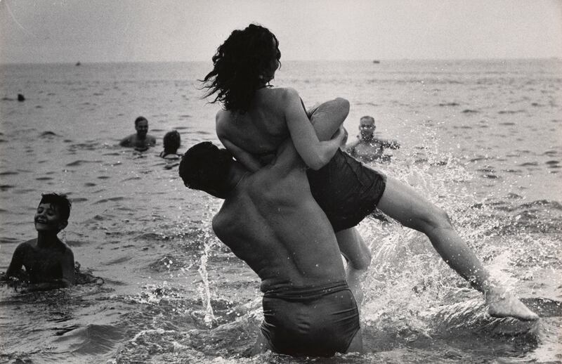 galleries/2014/06/27/garry-winogrand-retrospective-at-the-met-photos/garry-winogrand-coney-island-1952_kwbarz