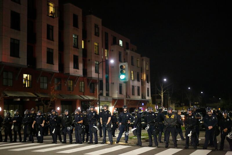 galleries/2014/12/08/berkeley-protest-over-recent-grand-jury-decisions-photos/141206-berkeley-protest-09_pqmpnl