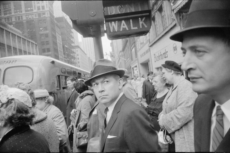 galleries/2014/06/27/garry-winogrand-retrospective-at-the-met-photos/garry-winogrand-ny-1962_r6fmsa