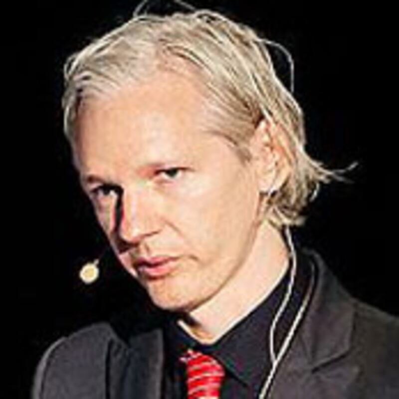 articles/2010/06/10/wikileaks-founder-julian-assange-hunted-by-pentagon-over-massive-leak/assange-pentagon_106377_iqquxb