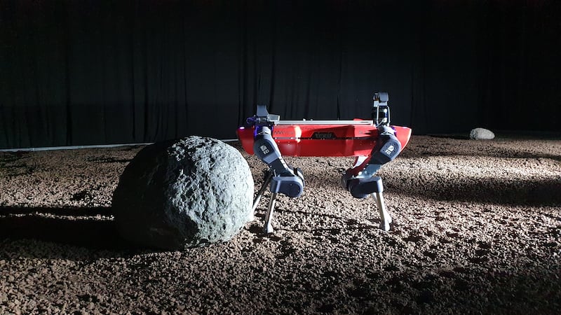 Rover_exploring_the_analog_lunar_environment_lqbwjz