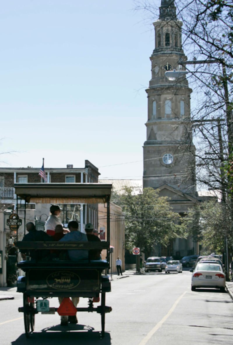 galleries/2011/10/31/america-s-30-brokest-cities-photos/brokest-cities-22-charleston_uzbifi