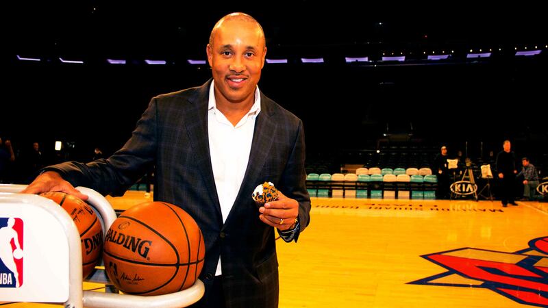 180104-rothbaum-john-starks-knicks-msg-cupcake-embed_ptk9c9