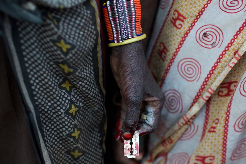 galleries/2014/11/29/inside-a-female-circumcision-ceremony-in-kenya-photos/141113-kenya-circumcision-05_vgq9ff