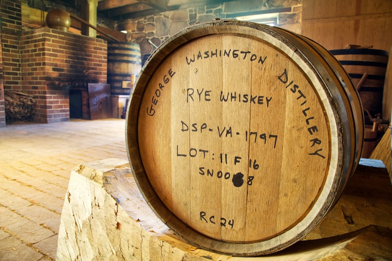 articles/2015/08/15/the-secret-life-of-george-washington-rye-whiskey-distiller/160715-rothbaum-washington-rye2-embed_inpgyn