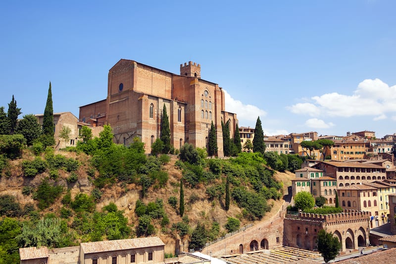 articles/2013/09/19/siena-s-disembodied-saint-at-the-basilica-di-san-domenico/130918-strochlic-siena-tease-embed_tbaxbt