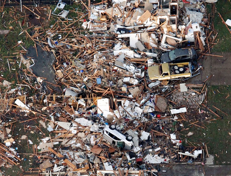 galleries/2013/05/20/photos-of-moore-oklahoma-after-the-tornadoes/130520-tornado-moore8_kzvml1