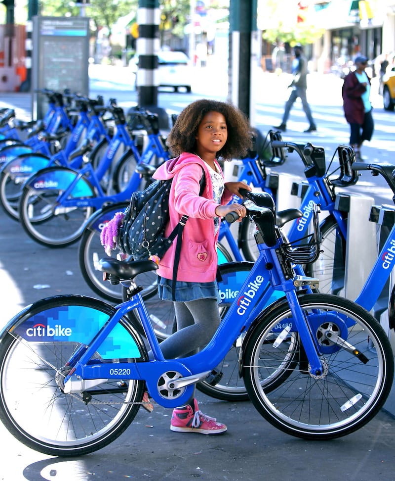 galleries/2013/10/19/leonardo-dicaprio-kate-bosworth-and-other-celebrities-who-citibike-photos/131017-stars-on-citibikes-quvenzhane_zelpsq