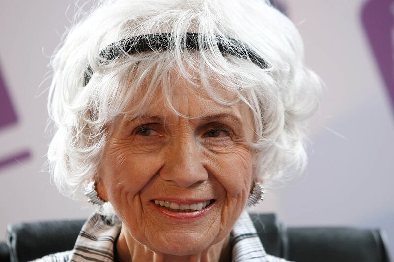 galleries/2009/10/06/nobel-prize-literature/131010-alice-munro-so-tease_mzh6kk