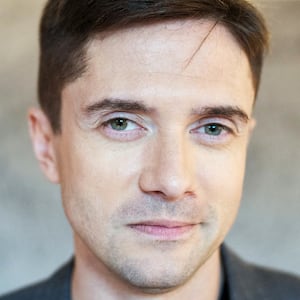 180730-stern-topher-grace-tease_iqplep