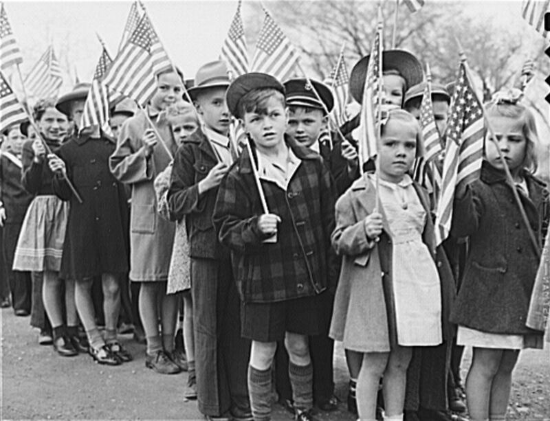 galleries/2012/05/27/memories-of-memorial-day-images-of-past-decoration-days-photos/vintage-memorial-day-kids-flags_fgtrq8