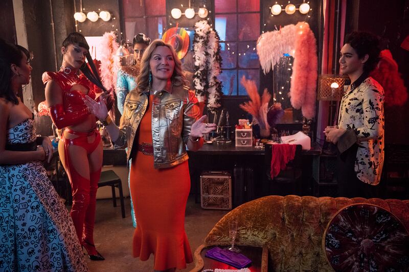 Chiquitita, Serena Tea, Priyanka, Kim Cattrall and Miss Benny appear in a scene from Netflix’s Glamorous show.