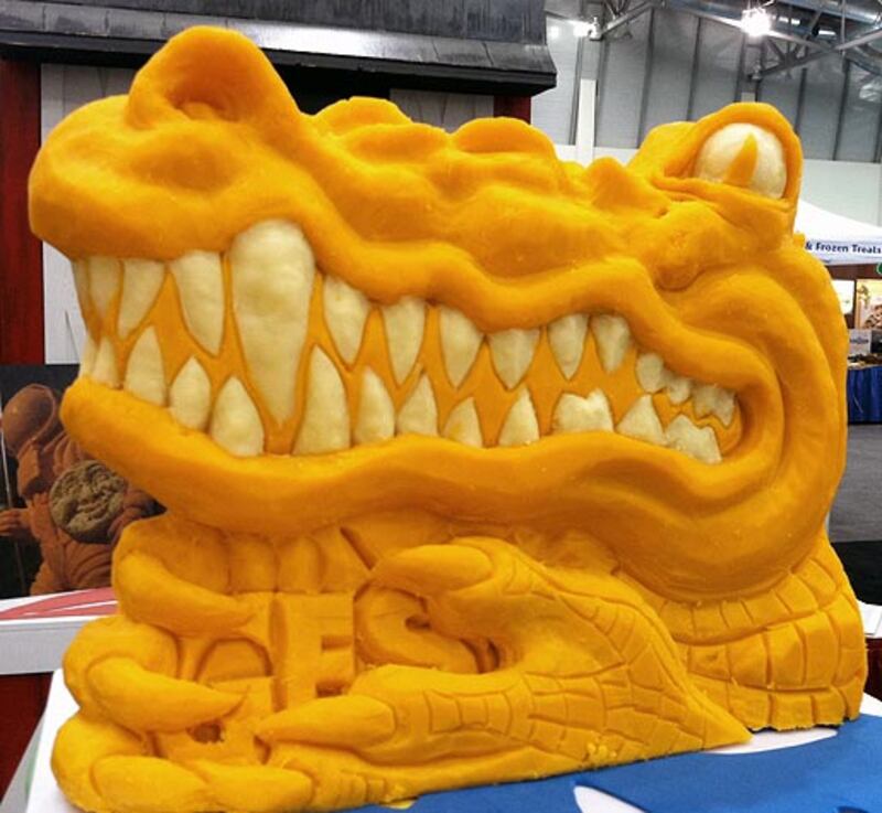 galleries/2011/11/26/cheese-sculptures-kate-middleton-elvis-and-more-photos/gator-cheese-sculpture-photos_movaiv