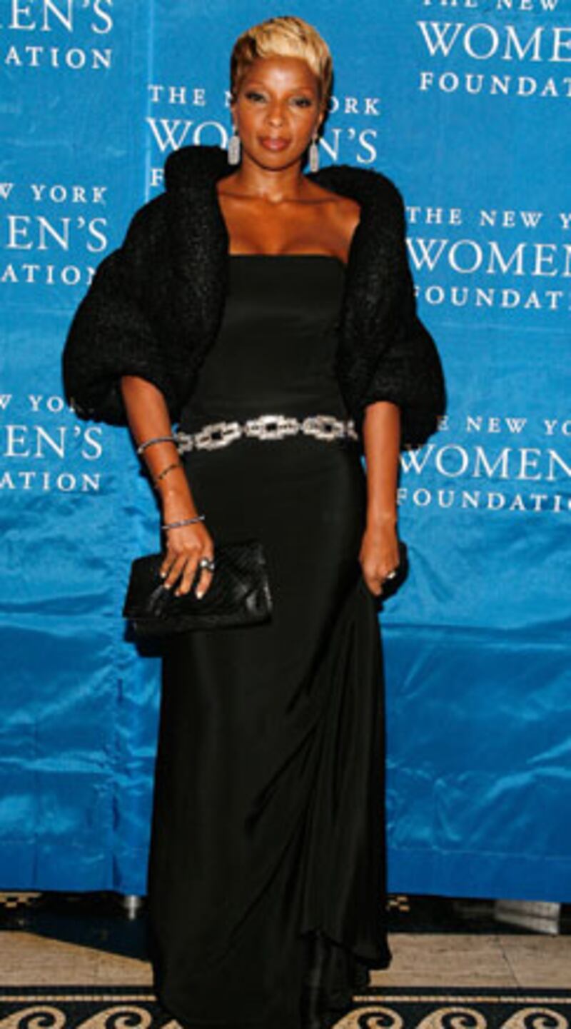 galleries/2009/10/16/week-in-chic/red-carpet---blige_sht5ei