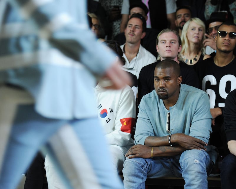 galleries/2013/09/09/from-justin-bieber-to-kanye-best-of-the-front-row-at-new-york-fashion-week-photos/130909-nyfw-best-front-row-9_qhhjd1