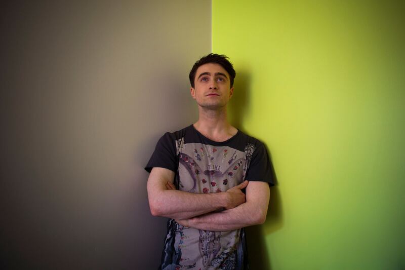 articles/2014/05/16/daniel-radcliffe-says-no-more-harry-potter-he-s-not-engaged-either/140515-stern-radcliffe-tease_jrf6tf