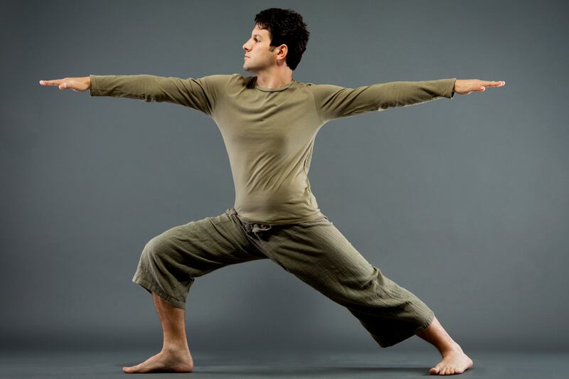 articles/2013/07/09/lululemon-reaches-out-to-men-willie-nelson-fronts-john-varvatos-campaign/130709-yoga-men-cheat_tlxkum