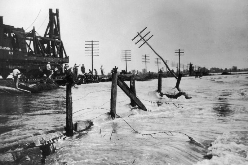 articles/2014/01/06/the-great-flood-hauntingly-poetic-documentary-recounts-the-worst-flood-in-u-s-history/140105-stern-great-flood-tease_pwvamn