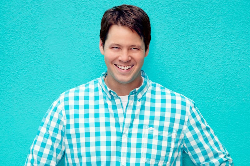 articles/2014/09/16/inside-the-mind-of-the-mindy-project-s-resident-weirdo-ike-barinholtz/140915-fallon-mindy2-embed_hunsec