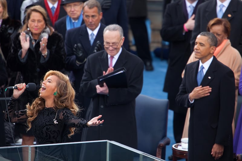 galleries/2013/01/21/president-obama-s-second-inauguration-photos/130121-beyonce-sings-inauguration-khue_tozthi