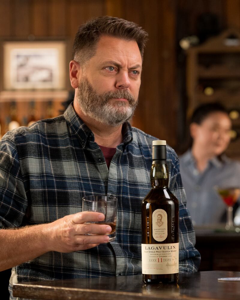 Nick_Offerman_with_New_Lagavulin_Offerman_Edition_Guinness_Cask_Finish_2_copy_2_hwjd4f