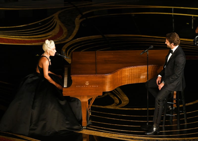 230128-spilde-lady-gaga-oscars-2019-embed_tnw7xv