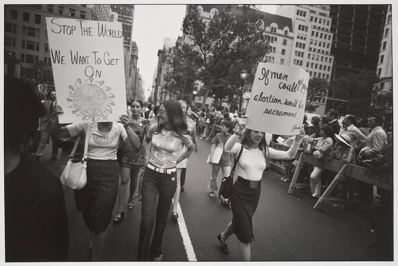 galleries/2013/08/10/garry-winogrands-women-are-beautiful-photos/winogrand-women-6_zf7cwn