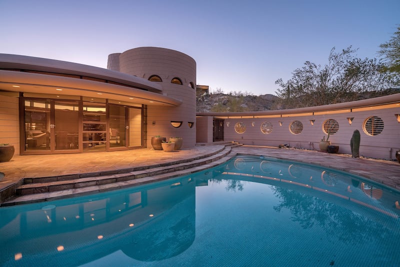 180128-mcnearney-omg-i-want-this-house-frank-lloyd-wright-arizona-1_miw81s