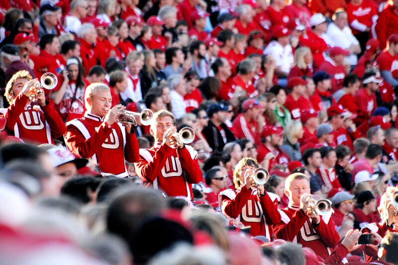 galleries/2014/11/06/25-happiest-colleges-photos/141023-happiest-10-University-Wisconsin-Madison_dbxhon