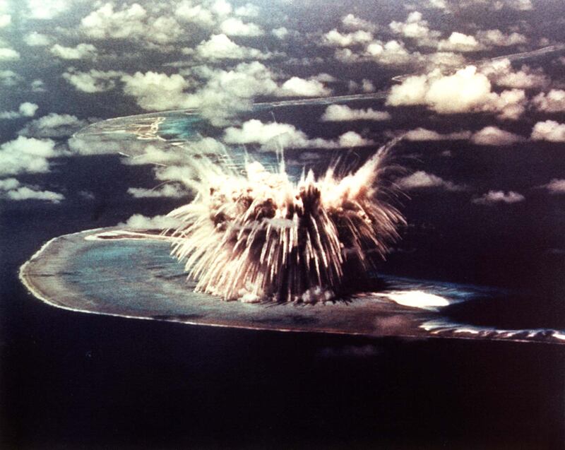 galleries/2016/07/09/spectacular-marshall-islands-and-bikini-atoll-h-bomb-drops-photos/160709-supernova-hydrogen-bomb-islands-photo-8_f00tno