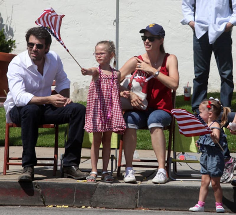 galleries/2009/07/01/stars-in-stars-and-stripes/ben-affleck-stars-in-stripes_qfyb2o