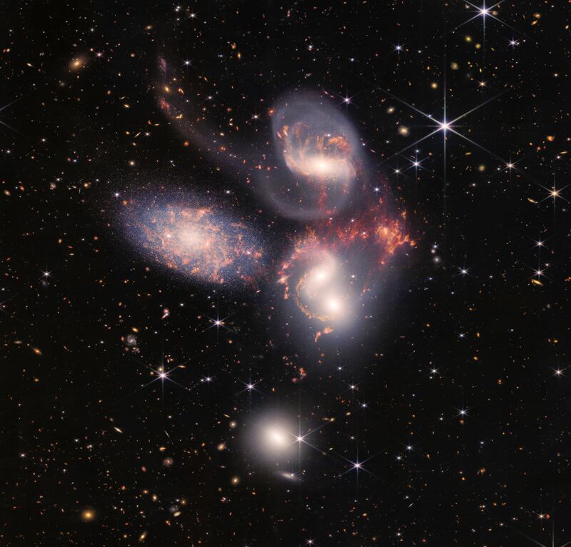 main_image_galaxies_stephans_quintet_sq_nircam_miri_final-5mb_rept2w