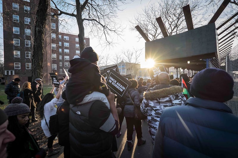 galleries/2014/12/27/marching-in-memory-of-akai-gurley/141227-brooklyn-protest5_mqqpbm