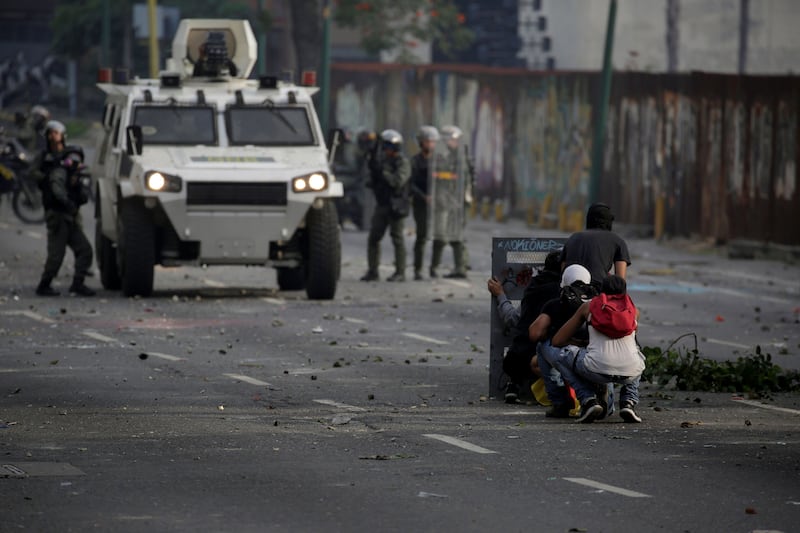 galleries/2017/04/20/venezuela-s-mother-of-all-marches-tens-of-thousands-protest-president/170420--mother-of-marches-07_jpnd1m