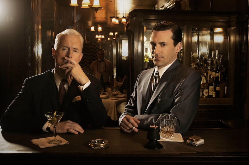 articles/2015/03/26/john-slattery-on-saying-goodbye-to-mad-men-s-roger-sterling-and-turning-down-empire/140711-men-drinking-power-haglage-tease_ztumhy