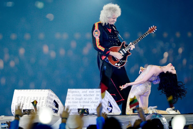 articles/2014/02/19/brian-may-compares-royal-hunting-to-slavery/london-closing-ceremony9_veeeib