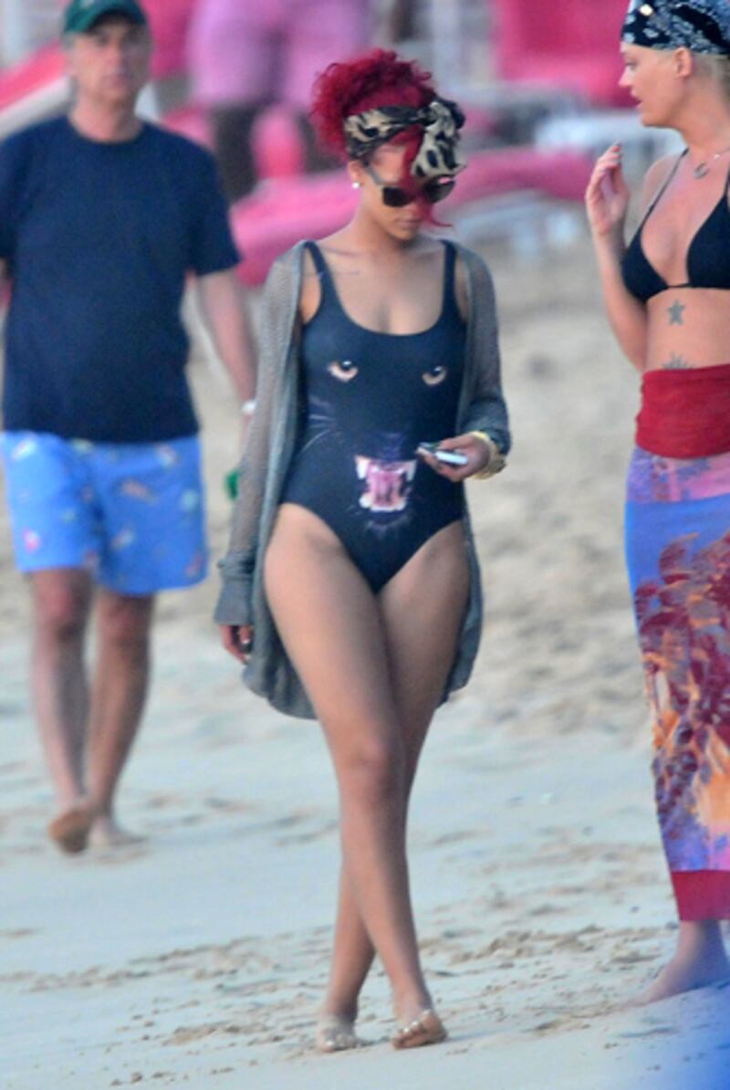 galleries/2012/01/21/rihanna-bikinis-twitter-pictures-on-tour-in-barbados-more-photos/rihanna-bikinis-panther_rynzhx