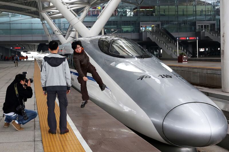 articles/2013/01/05/inside-china-s-high-speed-rail-triumph/liu-china-trains-tease-embed_rqlad4