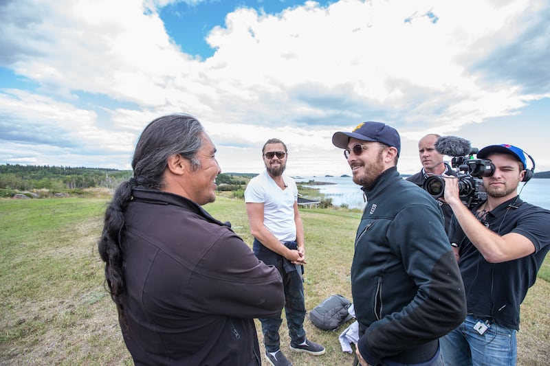 articles/2014/09/19/darren-aronofsky-and-leonardo-dicaprio-s-descent-into-environmental-hell/140918-aronofsky-tar-sands-embed12_ylylkh