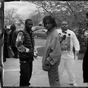 galleries/2012/04/18/gang-violence-and-crime-in-chicago-photographs-by-jon-lowenstein/chicago-south-side-jon-lowenstein-02_bphtqe